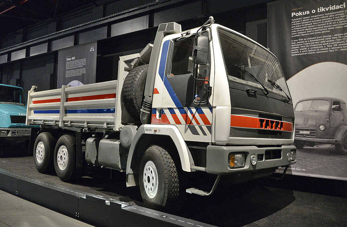 Tatra 162 S3T #